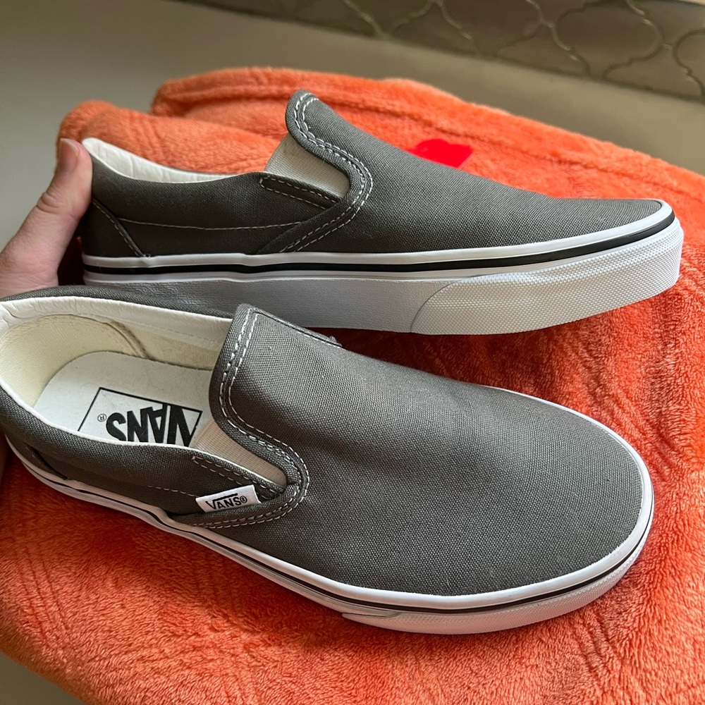 Vans - Picture 3 of 3
